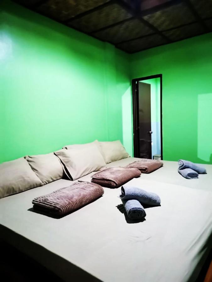 In-N-Out Hostel シキホール エクステリア 写真