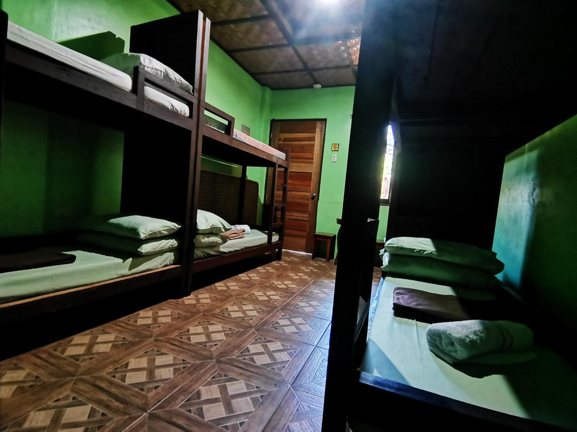 In-N-Out Hostel シキホール エクステリア 写真
