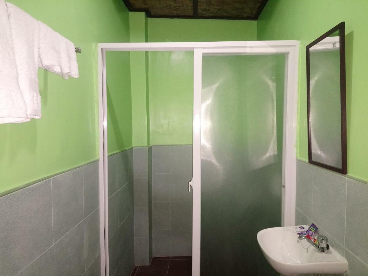 In-N-Out Hostel シキホール エクステリア 写真