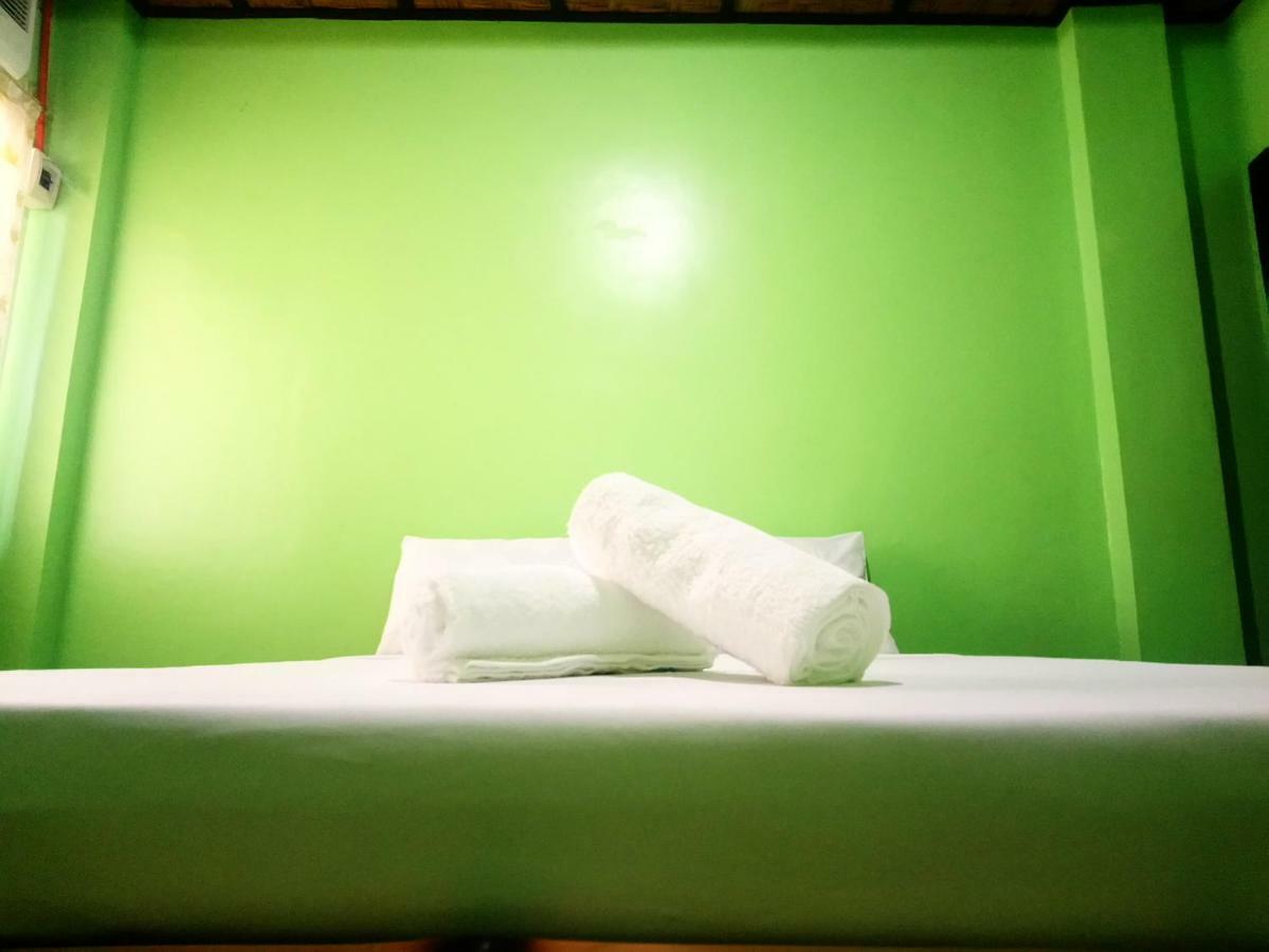 In-N-Out Hostel シキホール エクステリア 写真